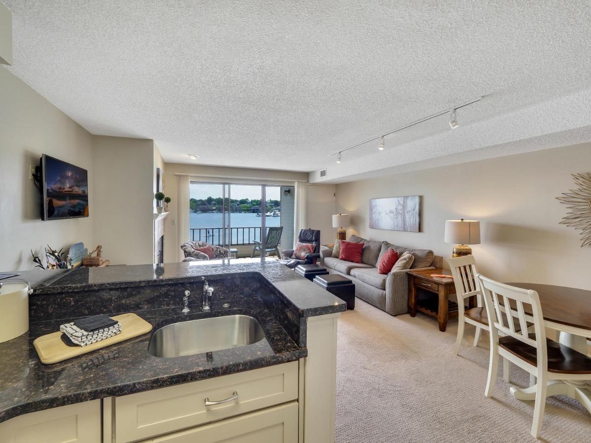 228 Edgewater Inn Charlevoix Extérieur photo