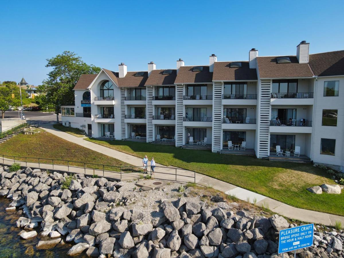 228 Edgewater Inn Charlevoix Extérieur photo
