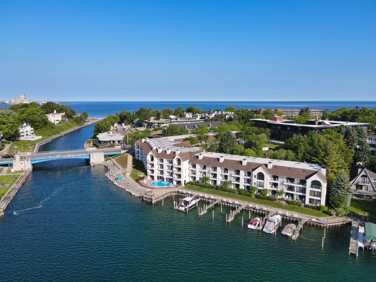 228 Edgewater Inn Charlevoix Extérieur photo
